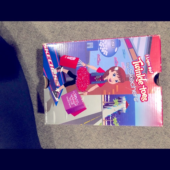 Twinkle Toes in box fairly new lightup sneakers - Picture 8 of 9